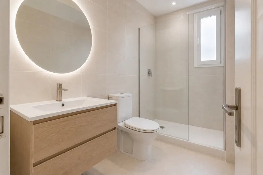 Yenileme sonrası kullanıma hazır banyo